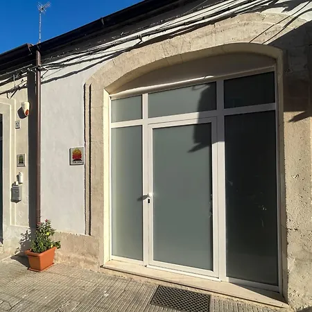 Apartment Casa Leone 02 *