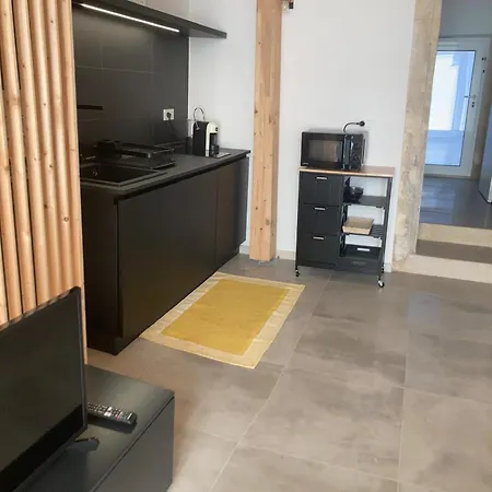 Apartment Casa Leone 02 *